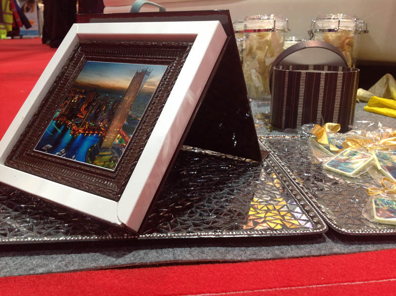 Magnetic Closure Gift Box - 250g Framed Chocolate Picture in a box with magnet